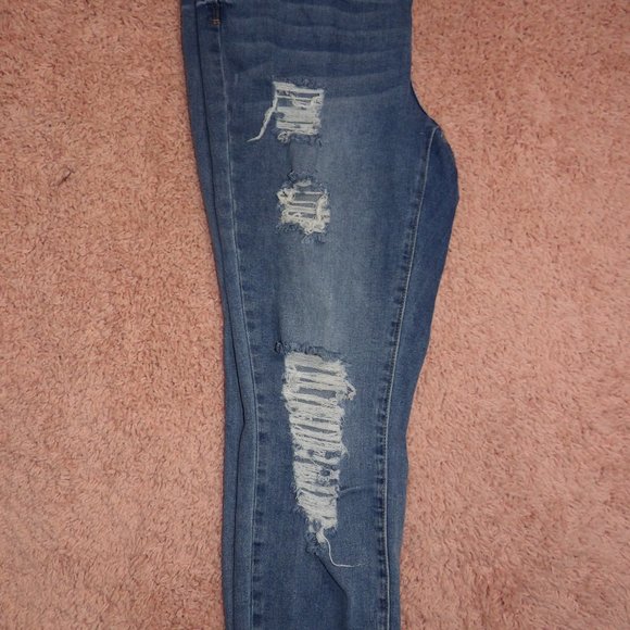 PLUS SIZE! distressed skinny leg jeans size 14 - Picture 3 of 3